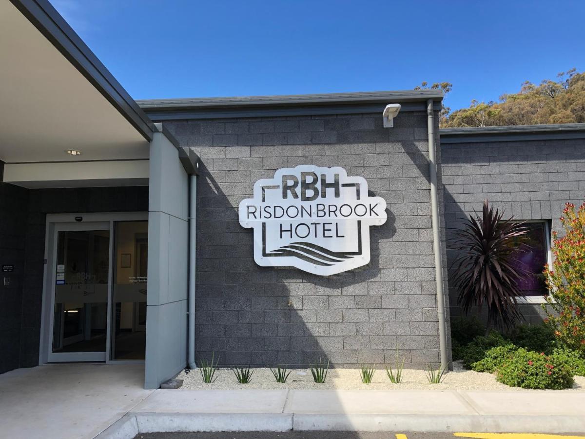 Risdon Brook Hotel Exterior photo